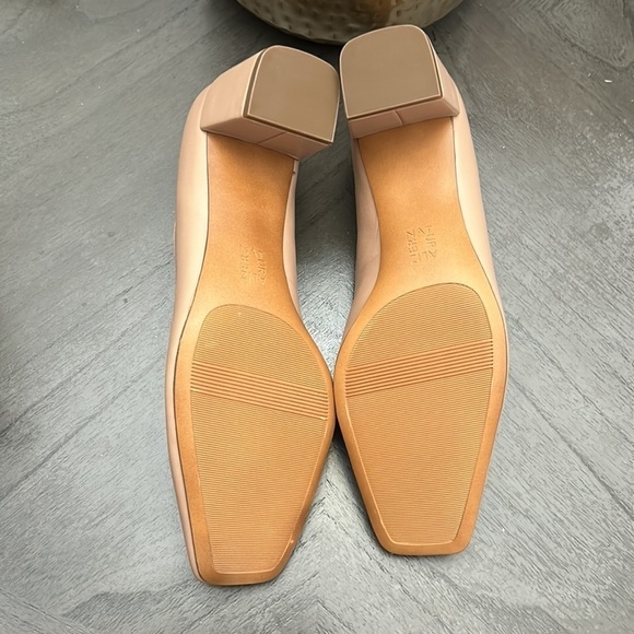 Naturalizer KARINA Block Heel Pumps (NARROW) - Picture 4 of 11